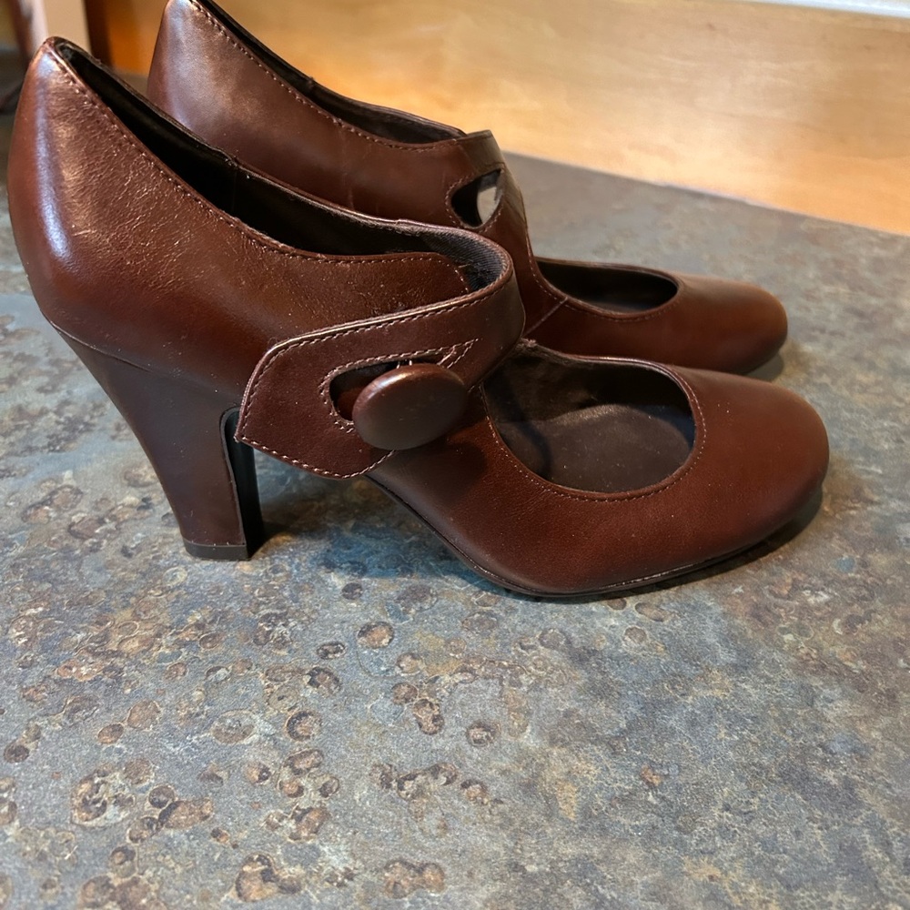 Steve Madden Brown Heeled Mary Janes - Picture 2 of 3